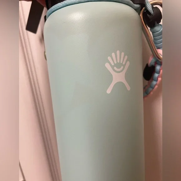 💧HYDRO FLASK- 40 oz.Mouth Water Bottle with Flex Straw Cap with Boot and Handle